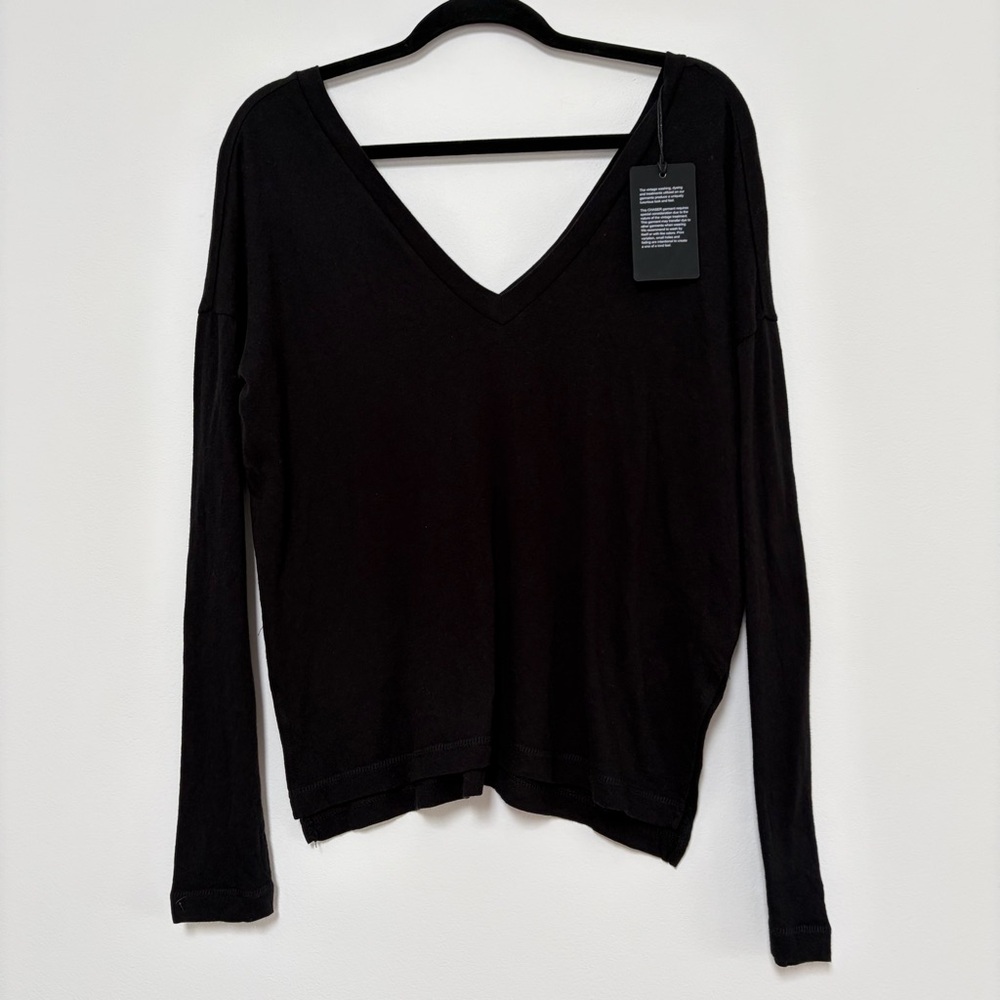 Chaser Deep Vneck Long Sleeve Top Size Small Black NWT